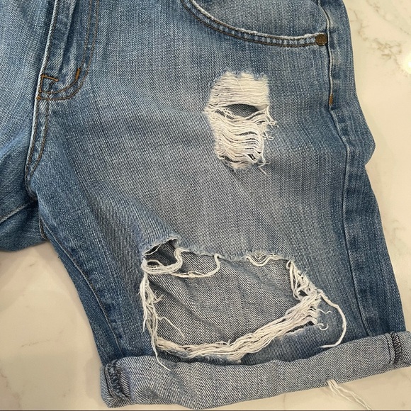 LF Era of Chaos distressed jean shorts - Picture 12 of 16